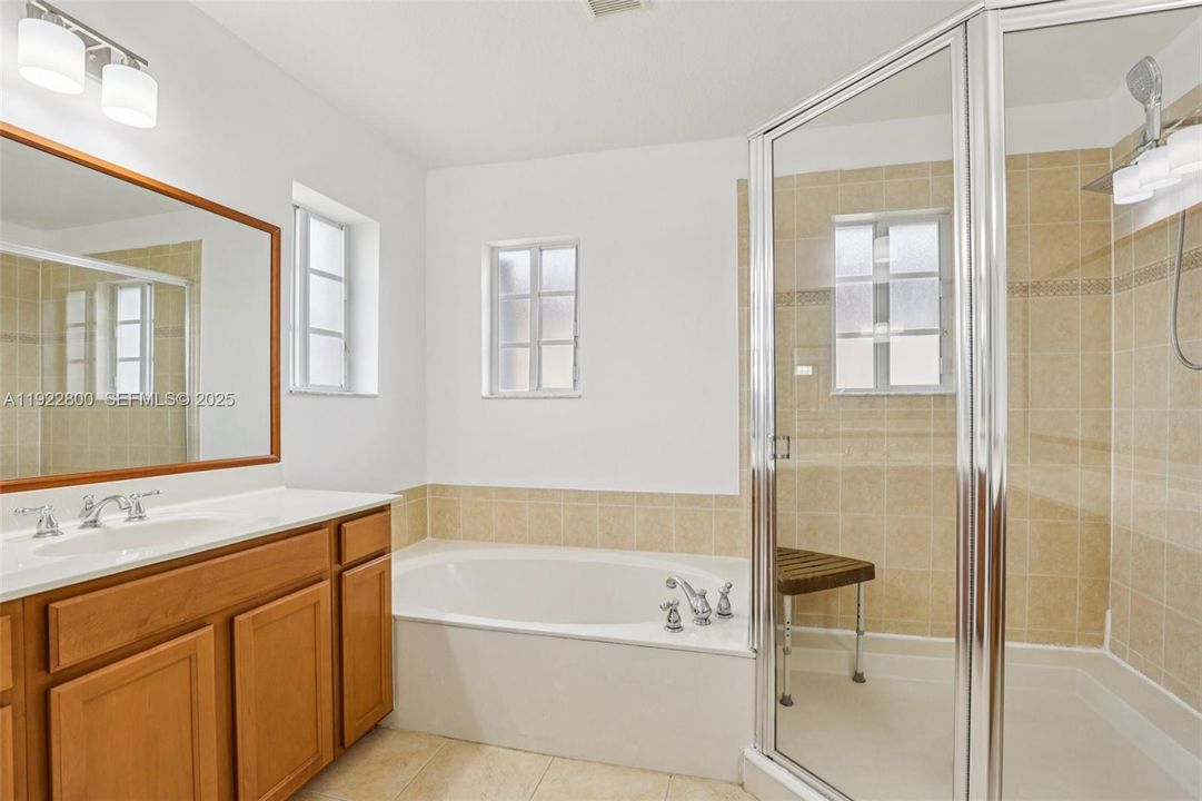 En Venta: $614,900 (4 camas, 3 baños, 3101 Pies cuadrados)