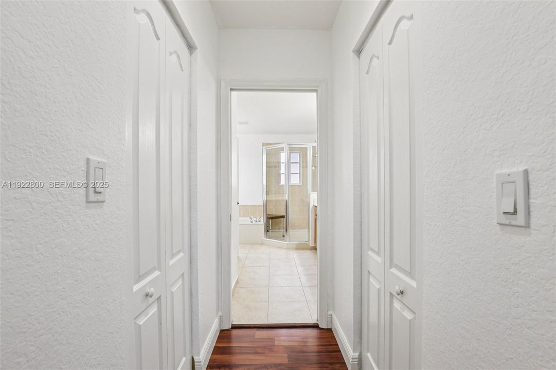 En Venta: $614,900 (4 camas, 3 baños, 3101 Pies cuadrados)