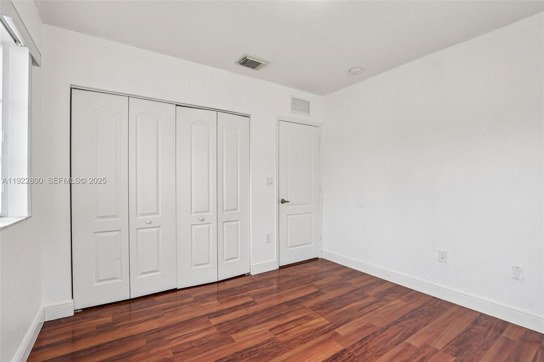 En Venta: $614,900 (4 camas, 3 baños, 3101 Pies cuadrados)