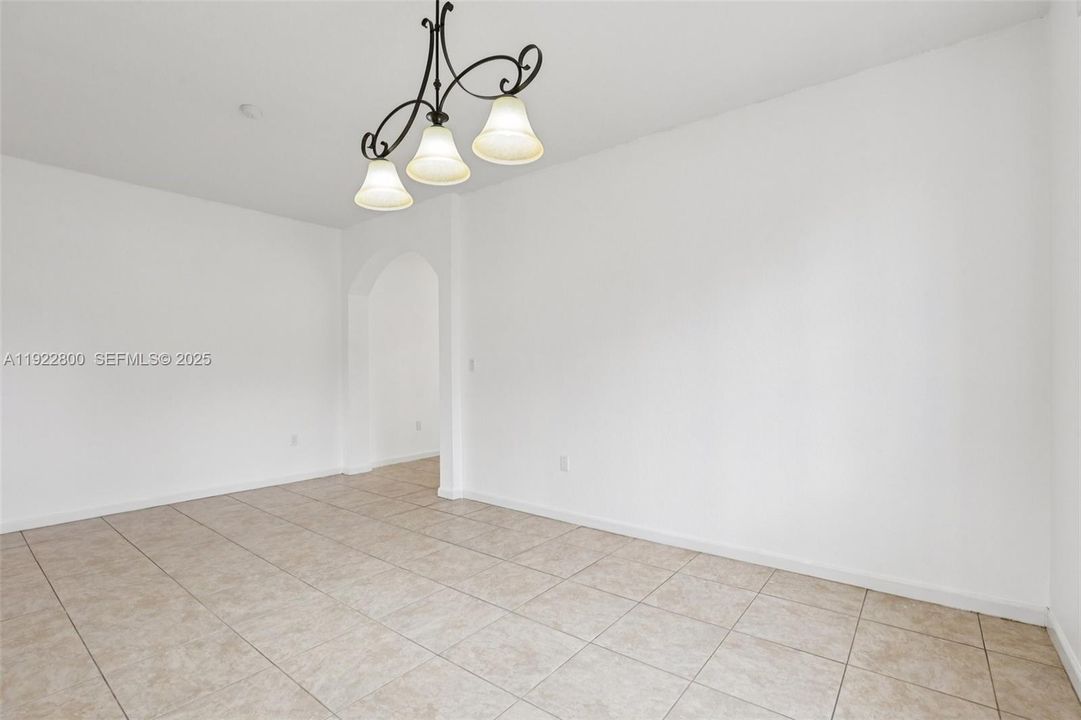 En Venta: $614,900 (4 camas, 3 baños, 3101 Pies cuadrados)