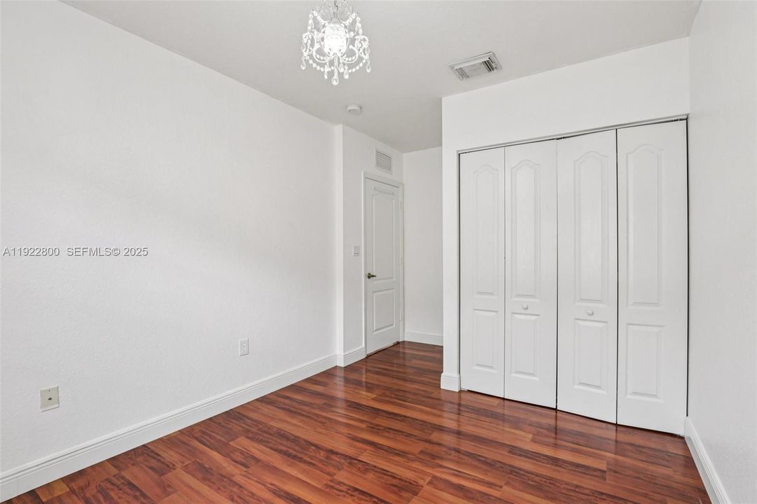 En Venta: $614,900 (4 camas, 3 baños, 3101 Pies cuadrados)