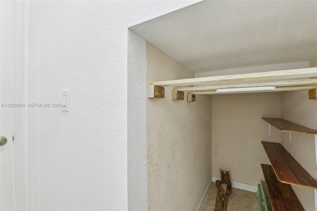 En Venta: $614,900 (4 camas, 3 baños, 3101 Pies cuadrados)