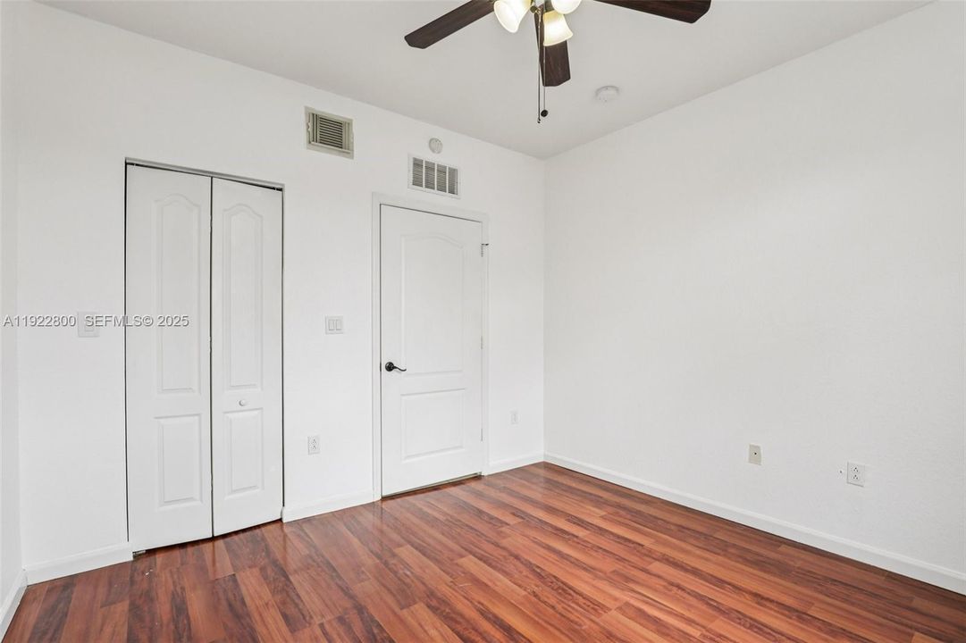 En Venta: $614,900 (4 camas, 3 baños, 3101 Pies cuadrados)