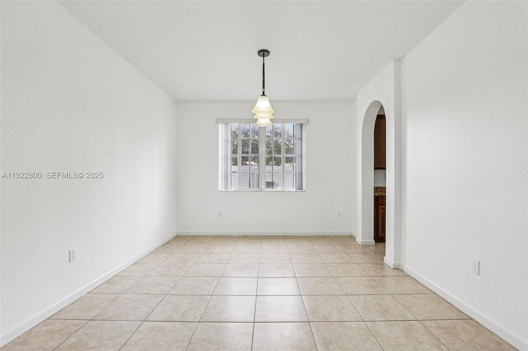 En Venta: $614,900 (4 camas, 3 baños, 3101 Pies cuadrados)