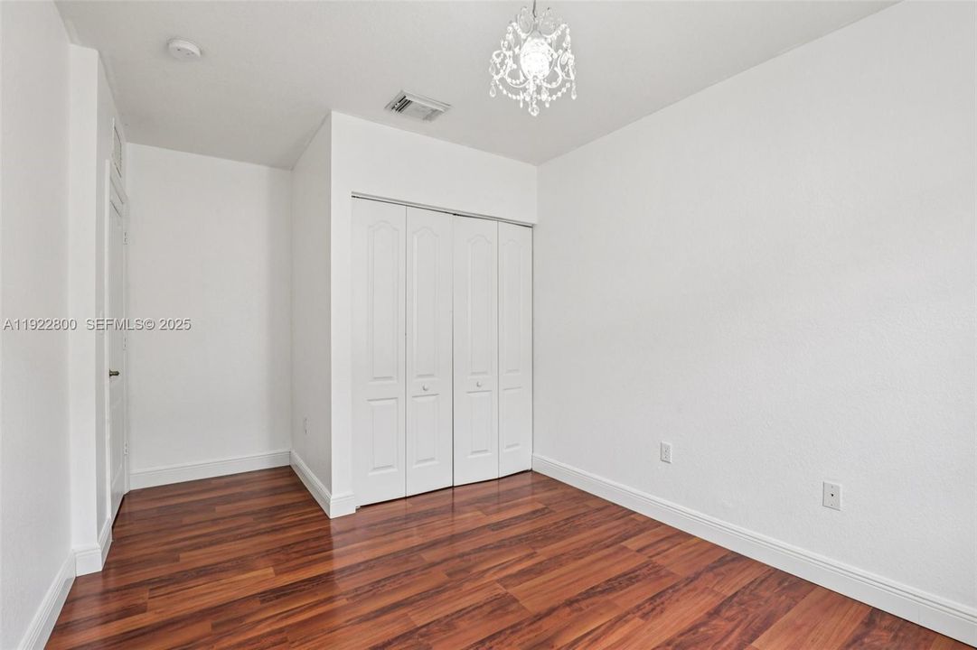 En Venta: $614,900 (4 camas, 3 baños, 3101 Pies cuadrados)