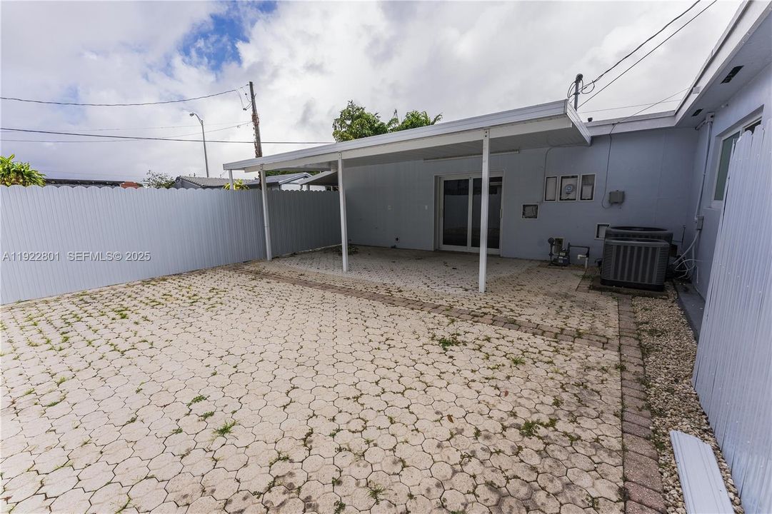 For Rent: $3,750 (3 beds, 2 baths, 1492 Square Feet)