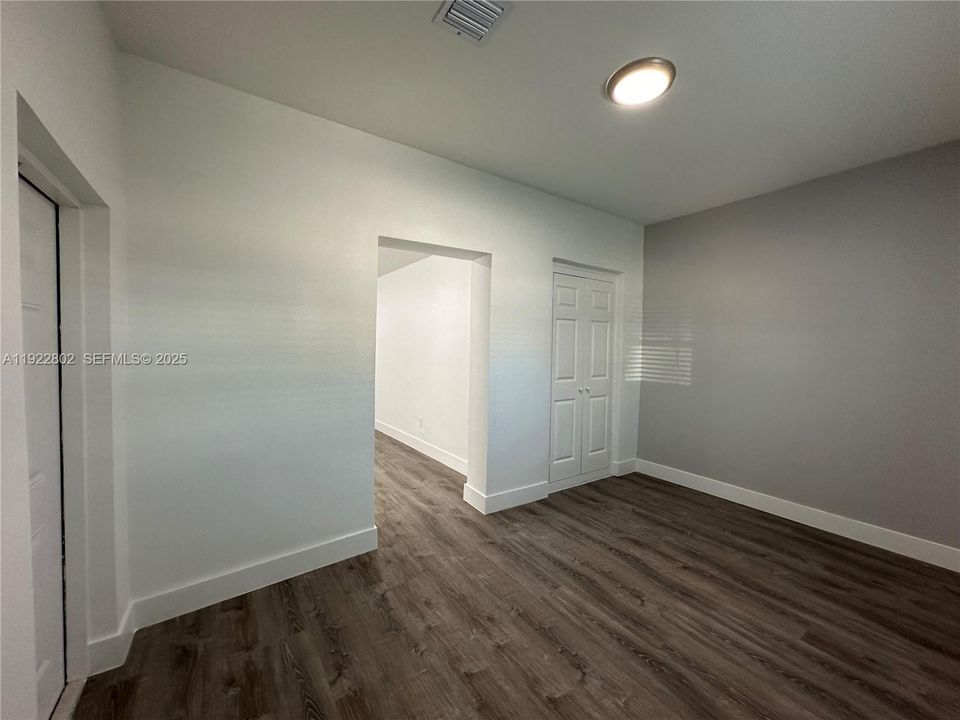 Active With Contract: $2,150 (1 beds, 1 baths, 0 Square Feet)