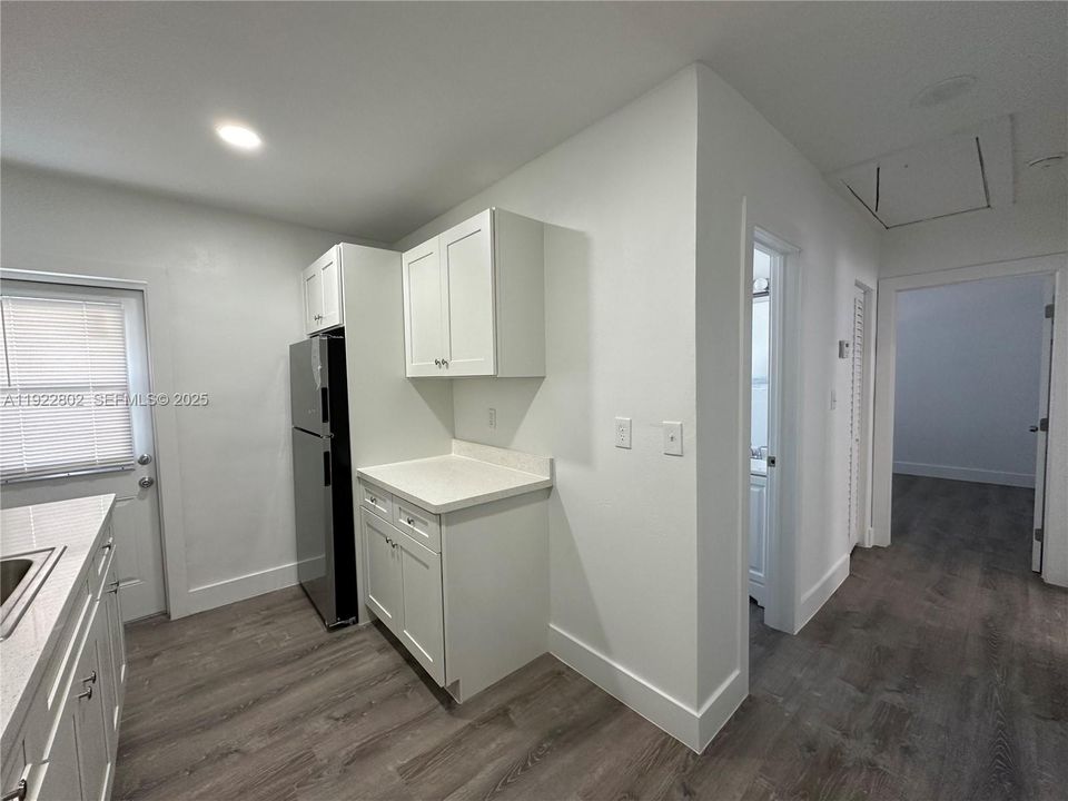 Active With Contract: $2,150 (1 beds, 1 baths, 0 Square Feet)
