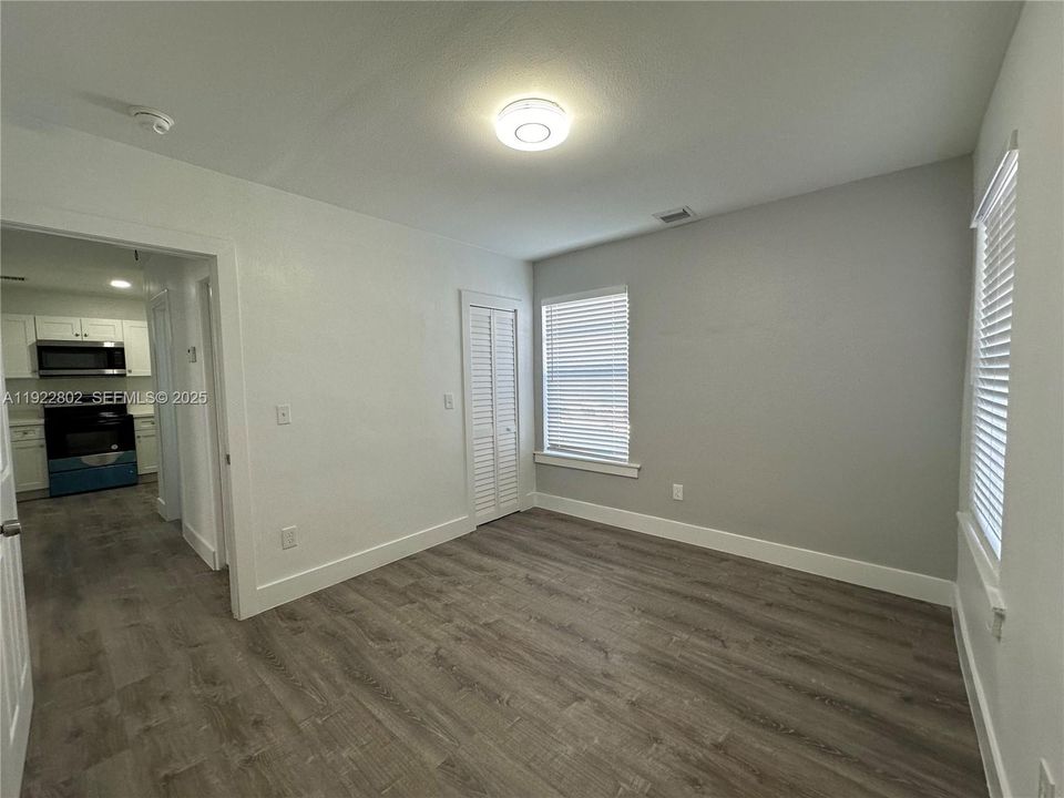 Active With Contract: $2,150 (1 beds, 1 baths, 0 Square Feet)