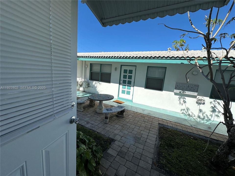 Active With Contract: $2,150 (1 beds, 1 baths, 0 Square Feet)