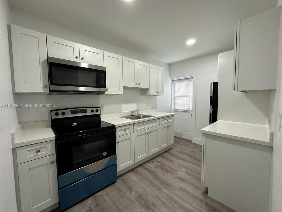 Active With Contract: $2,150 (1 beds, 1 baths, 0 Square Feet)