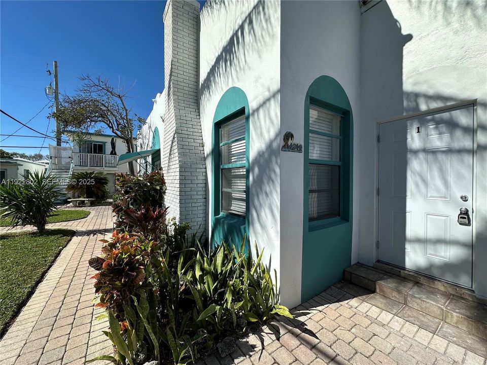 Active With Contract: $2,150 (1 beds, 1 baths, 0 Square Feet)