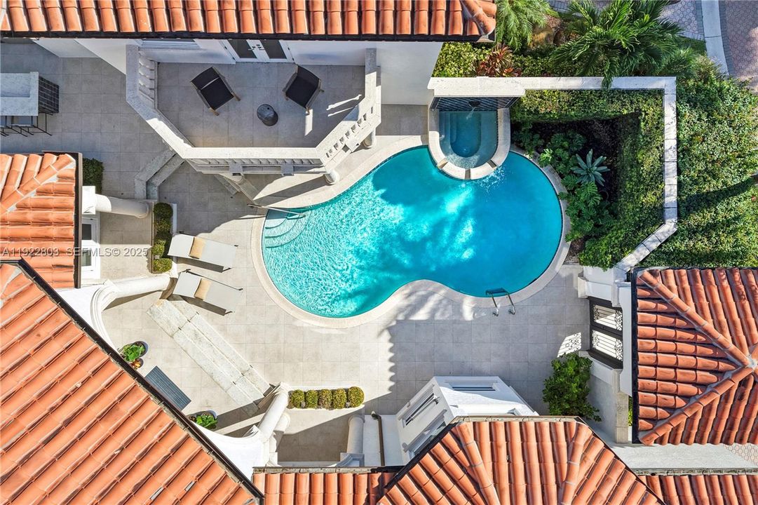 For Sale: $5,350,000 (5 beds, 6 baths, 6071 Square Feet)