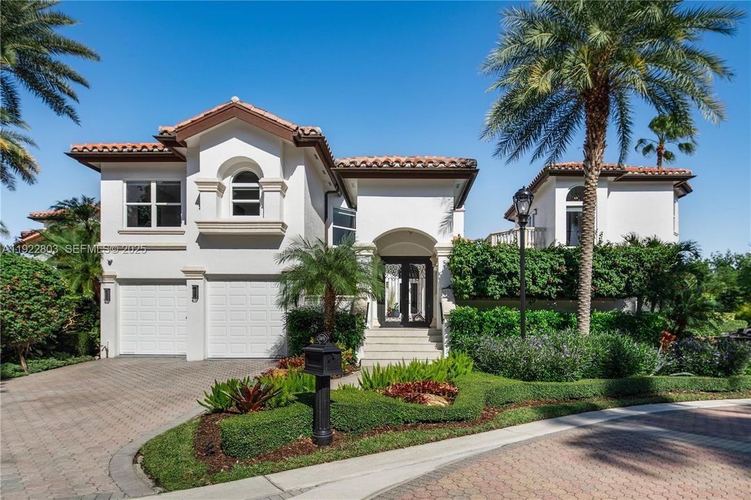 For Sale: $5,350,000 (5 beds, 6 baths, 6071 Square Feet)