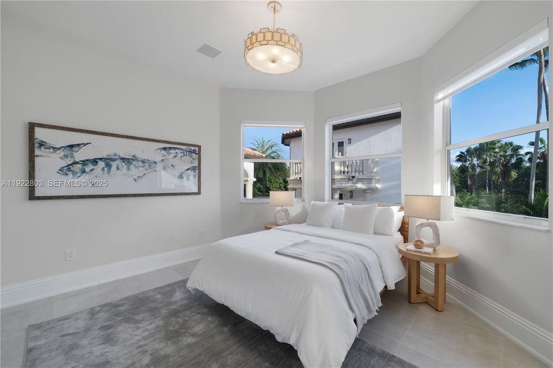 For Sale: $5,350,000 (5 beds, 6 baths, 6071 Square Feet)