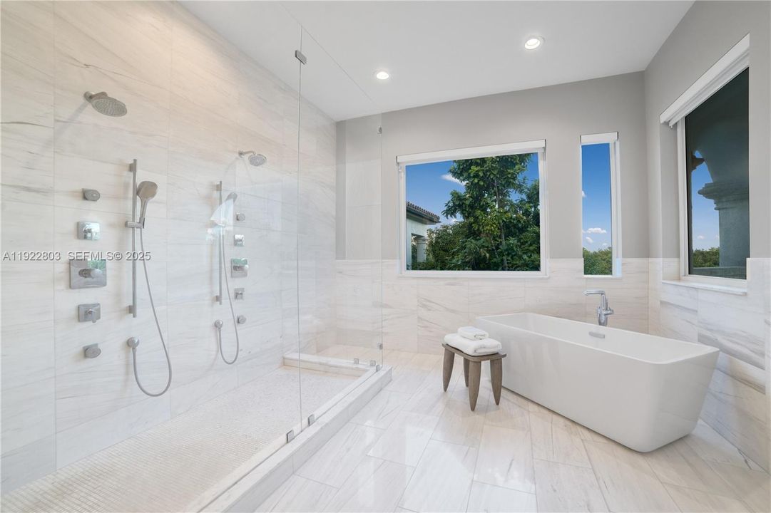 For Sale: $5,350,000 (5 beds, 6 baths, 6071 Square Feet)