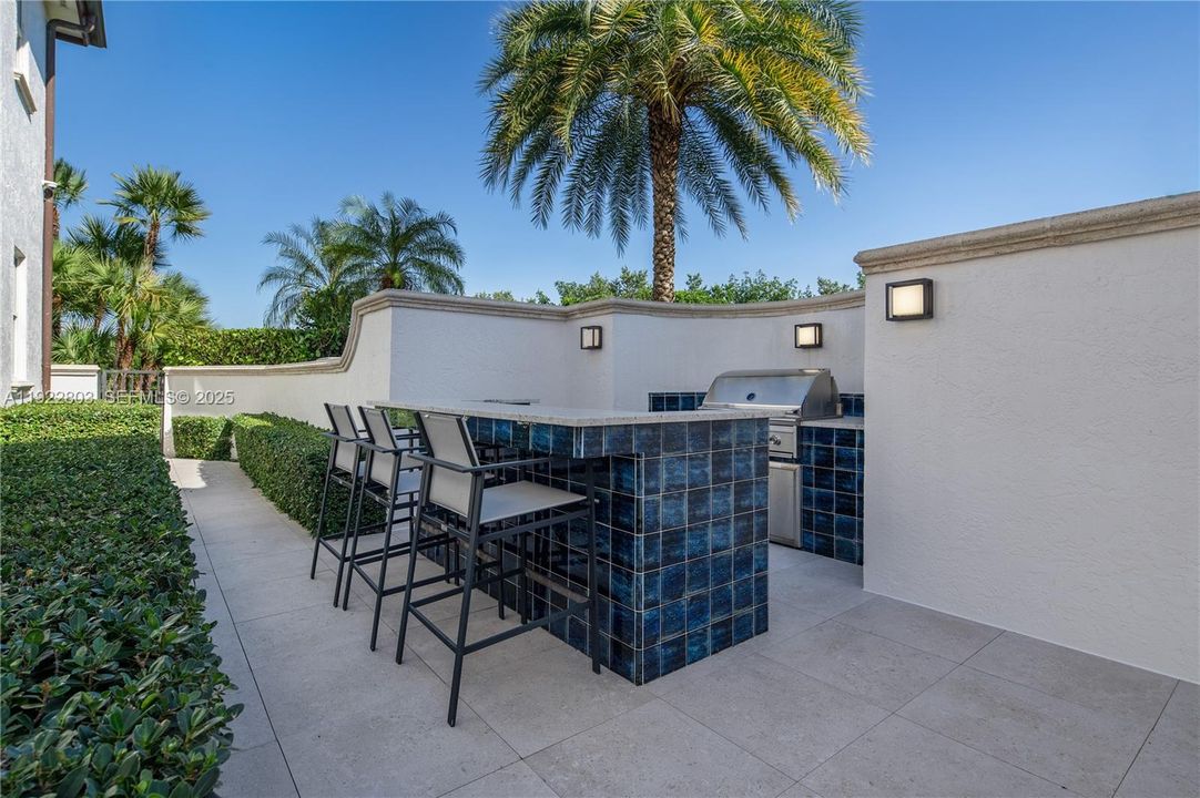 For Sale: $5,350,000 (5 beds, 6 baths, 6071 Square Feet)