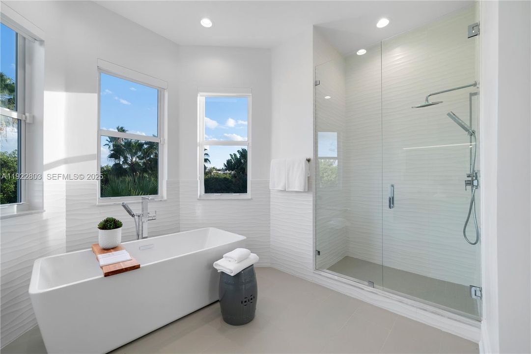 For Sale: $5,350,000 (5 beds, 6 baths, 6071 Square Feet)