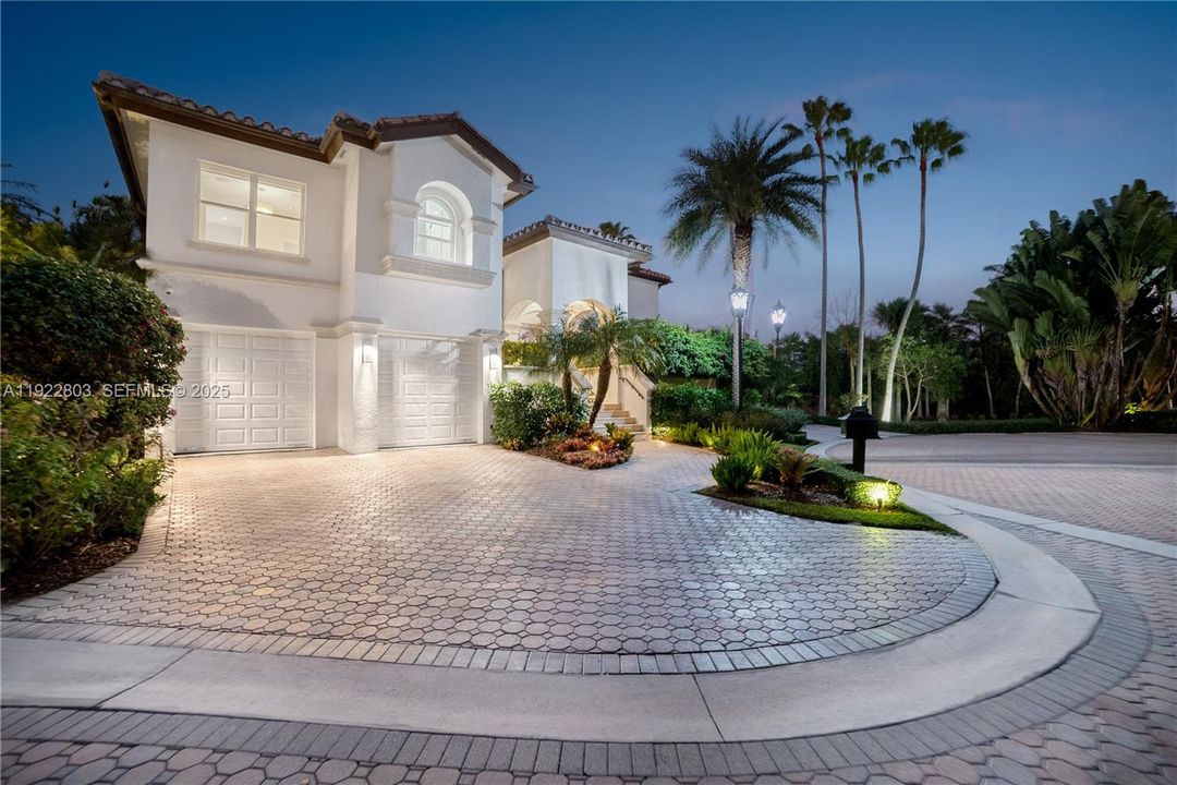 For Sale: $5,350,000 (5 beds, 6 baths, 6071 Square Feet)