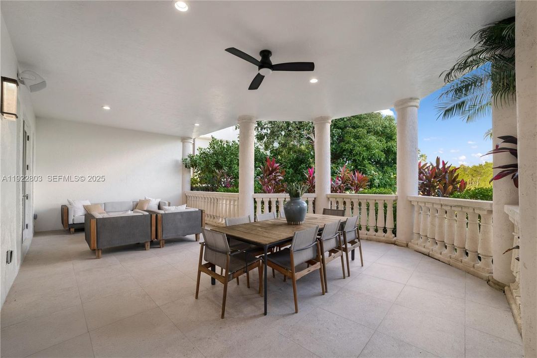 For Sale: $5,350,000 (5 beds, 6 baths, 6071 Square Feet)