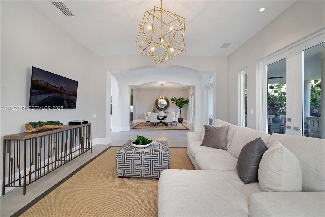 For Sale: $5,350,000 (5 beds, 6 baths, 6071 Square Feet)