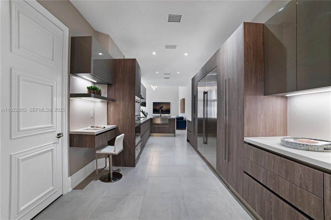 For Sale: $5,350,000 (5 beds, 6 baths, 6071 Square Feet)