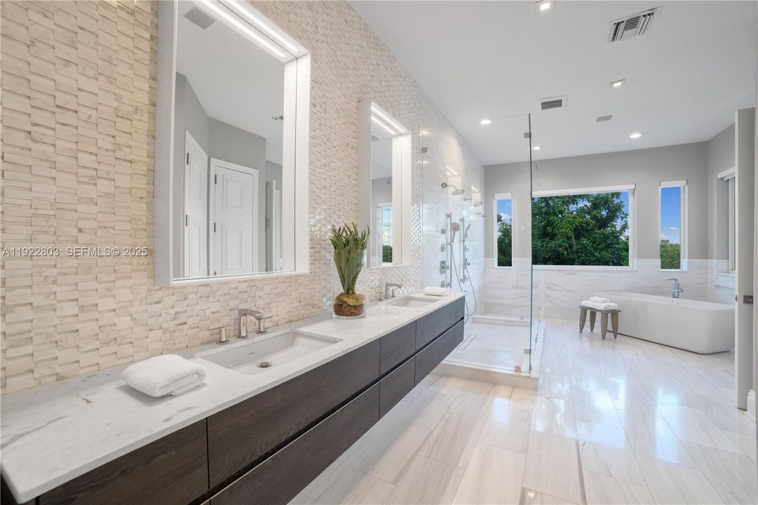 For Sale: $5,350,000 (5 beds, 6 baths, 6071 Square Feet)