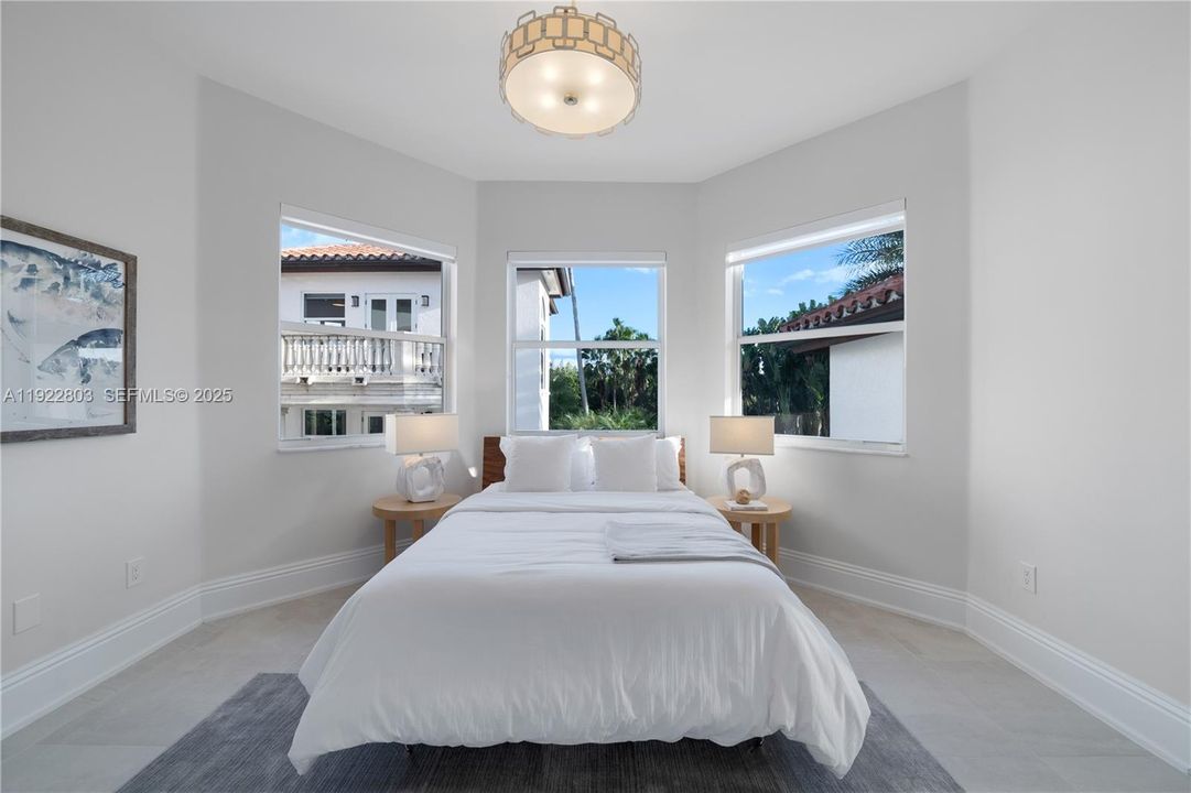 For Sale: $5,350,000 (5 beds, 6 baths, 6071 Square Feet)