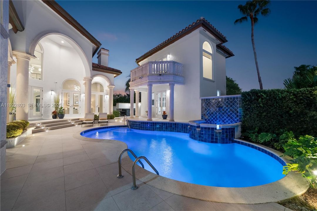 For Sale: $5,350,000 (5 beds, 6 baths, 6071 Square Feet)