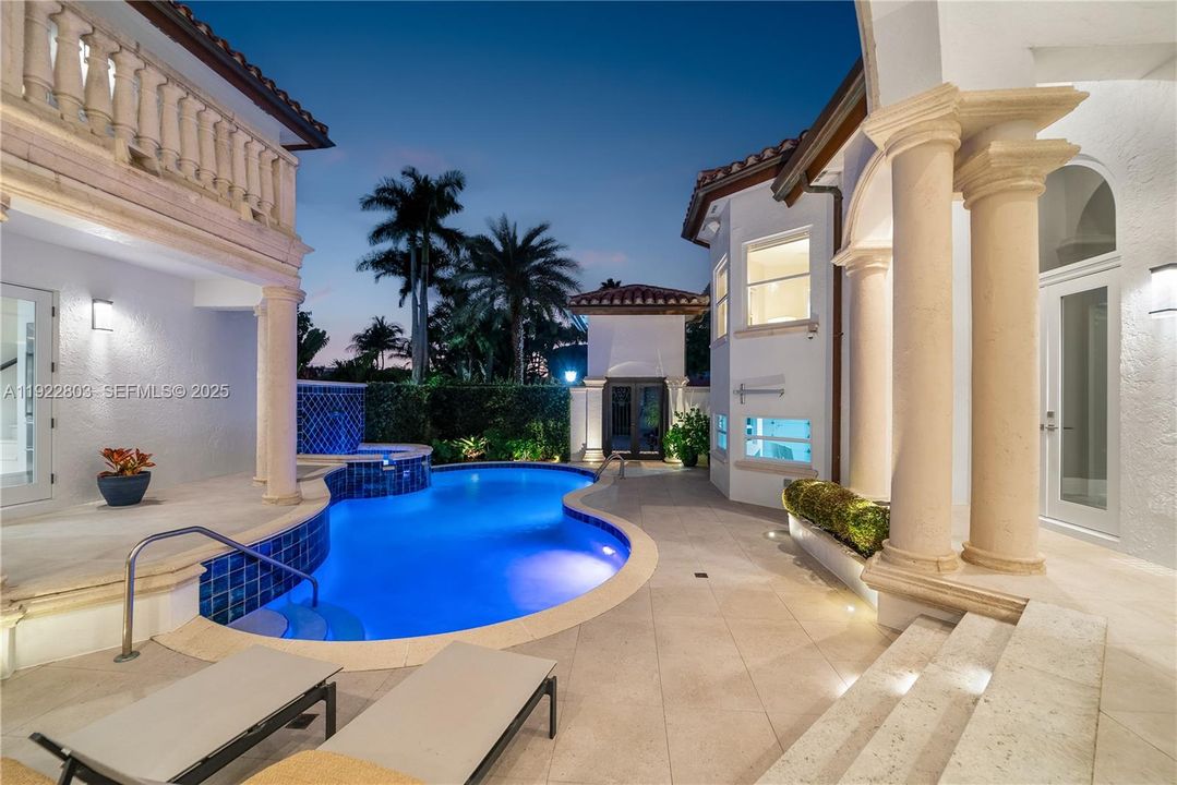 For Sale: $5,350,000 (5 beds, 6 baths, 6071 Square Feet)