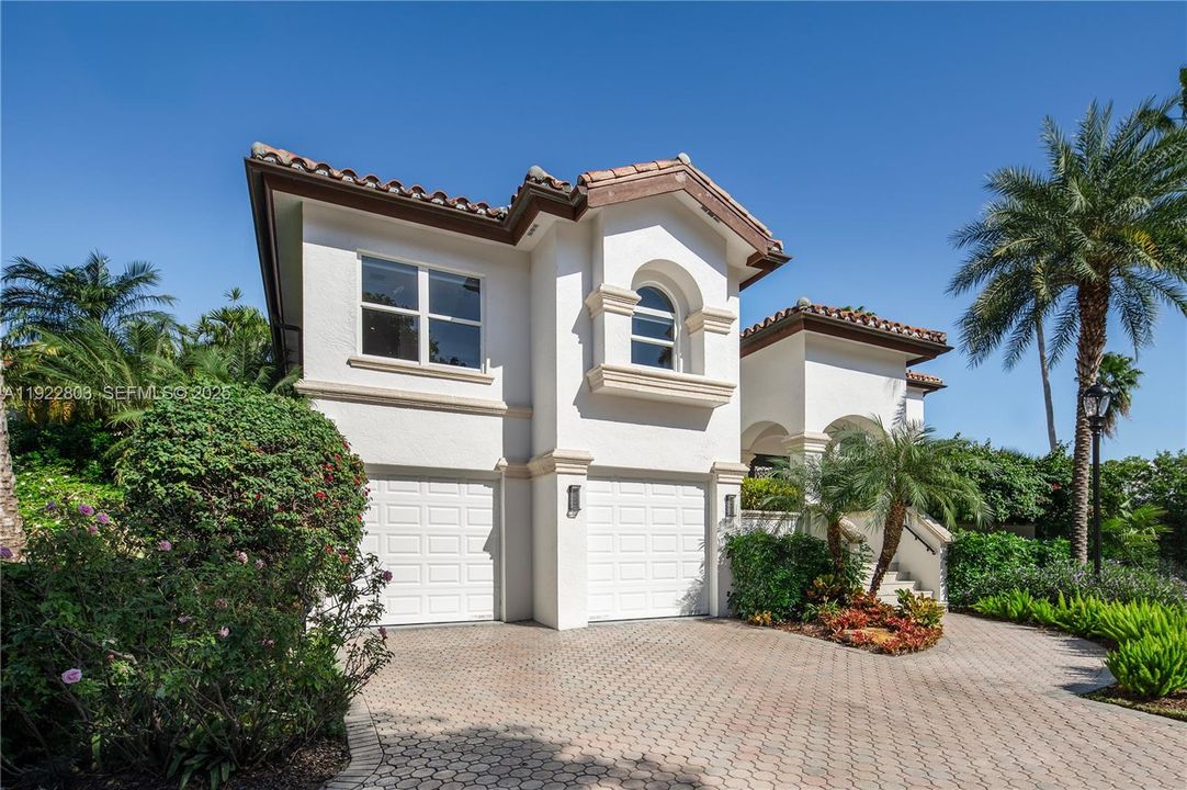 For Sale: $5,350,000 (5 beds, 6 baths, 6071 Square Feet)