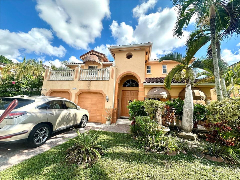 En Venta: $899,000 (4 camas, 4 baños, 2964 Pies cuadrados)