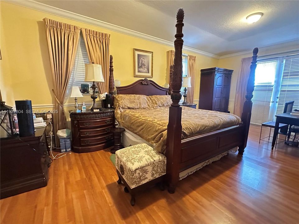 For Sale: $899,000 (4 beds, 4 baths, 2964 Square Feet)