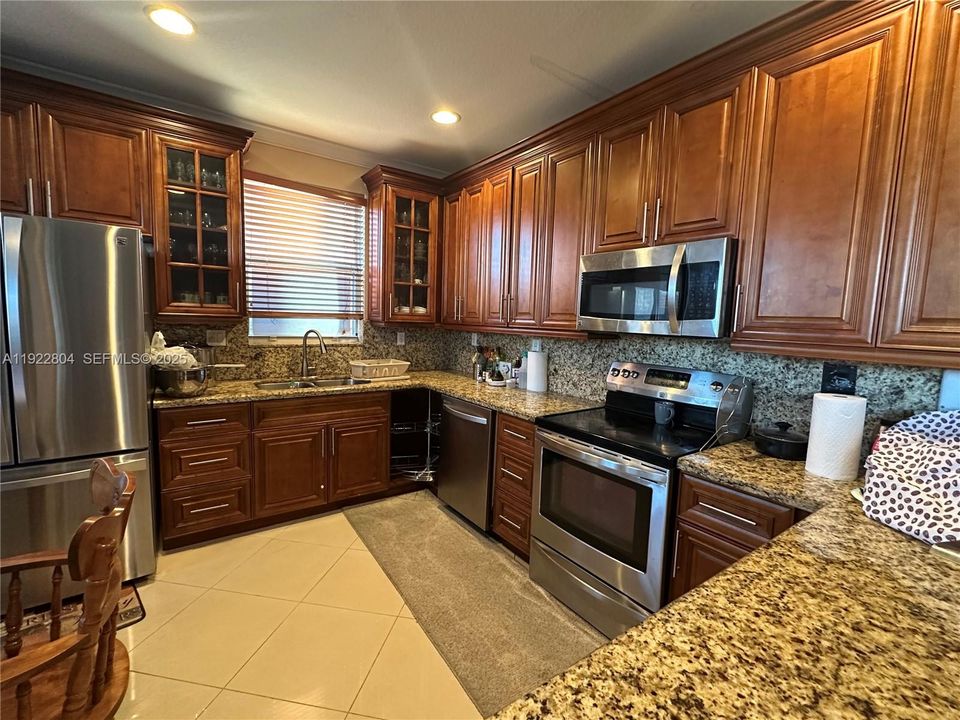 For Sale: $899,000 (4 beds, 4 baths, 2964 Square Feet)