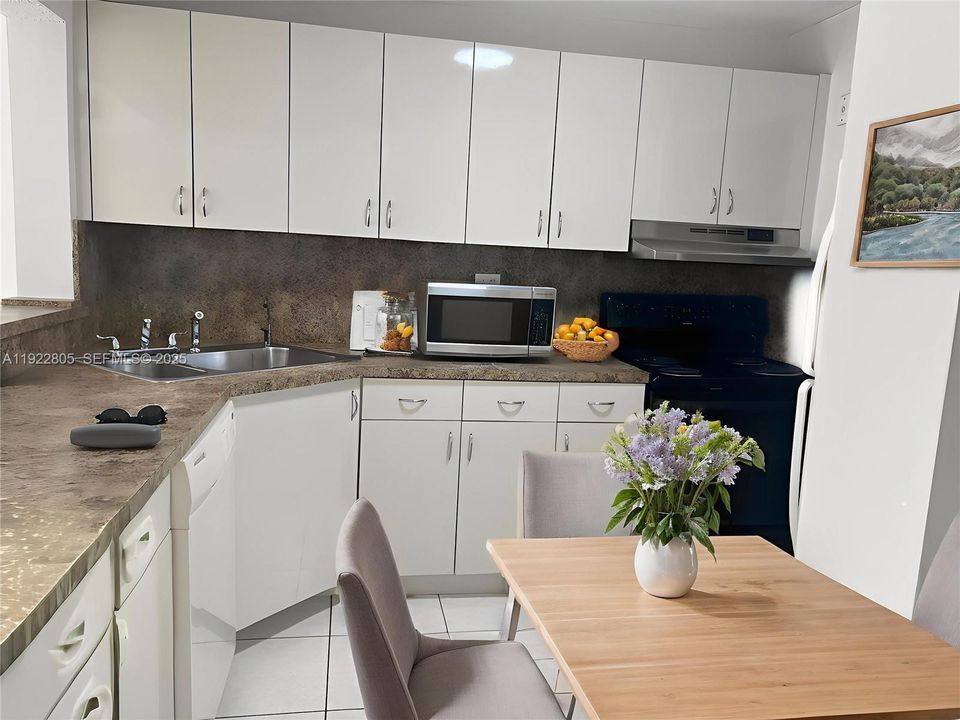 For Rent: $1,500 (1 beds, 1 baths, 750 Square Feet)