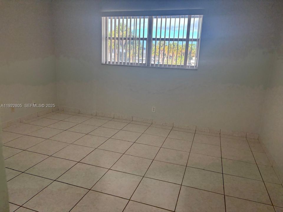 For Rent: $1,500 (1 beds, 1 baths, 750 Square Feet)