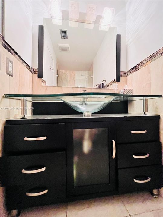 В аренду: $6,000 (3 спален, 2 ванн, 2265 Квадратных фут)