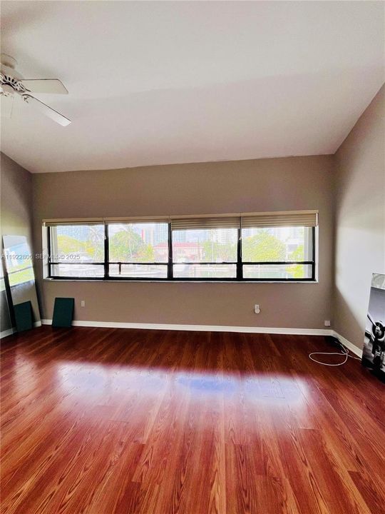 В аренду: $6,000 (3 спален, 2 ванн, 2265 Квадратных фут)