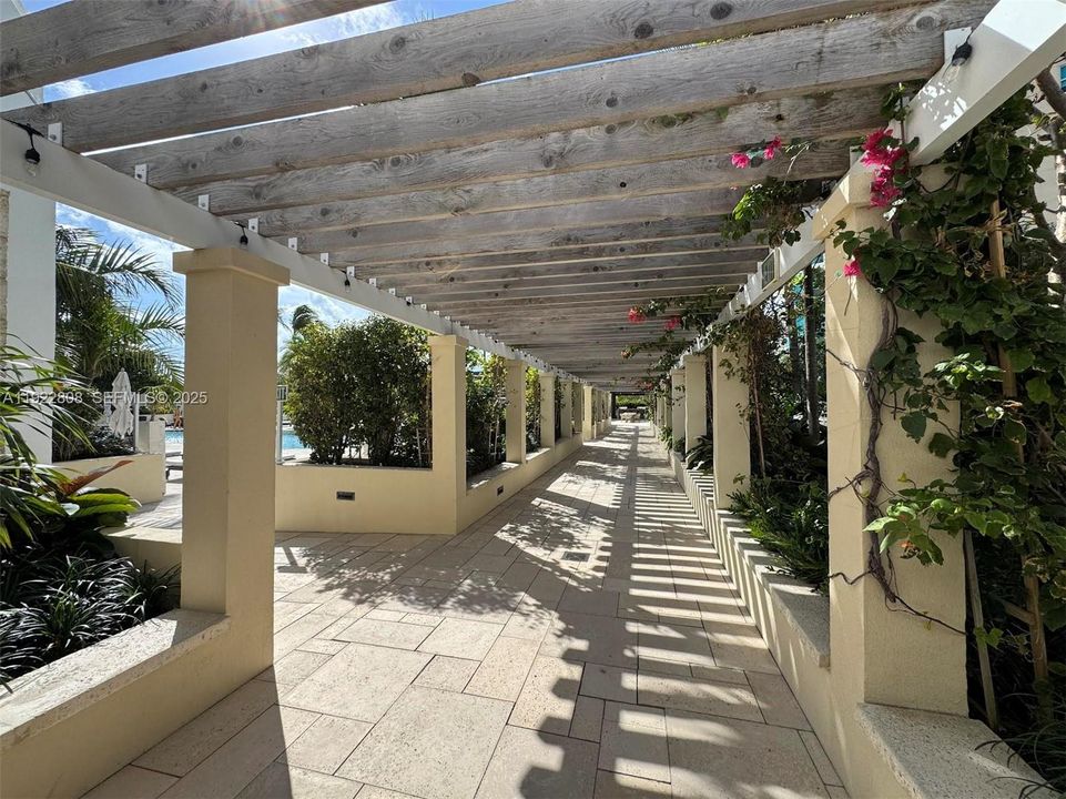 For Sale: $2,450,000 (3 beds, 2 baths, 1559 Square Feet)