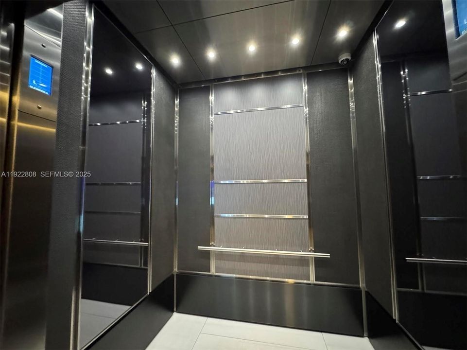 For Sale: $2,450,000 (3 beds, 2 baths, 1559 Square Feet)