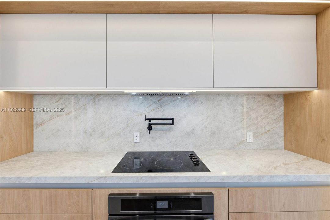 For Rent: $6,500 (3 beds, 2 baths, 2564 Square Feet)