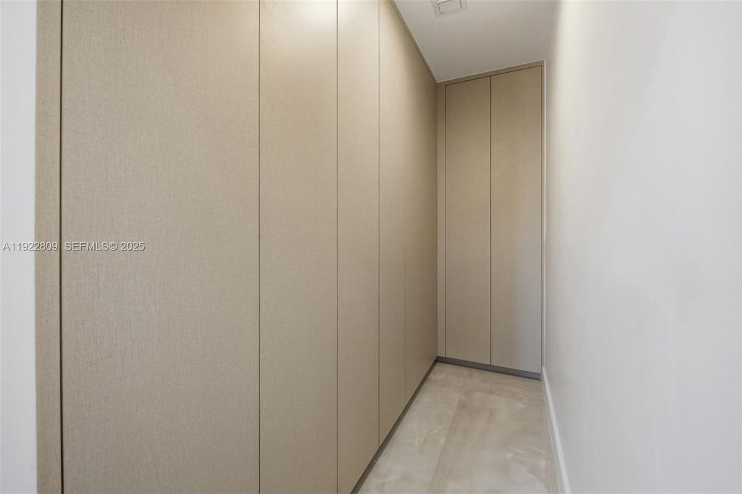 For Rent: $6,500 (3 beds, 2 baths, 2564 Square Feet)