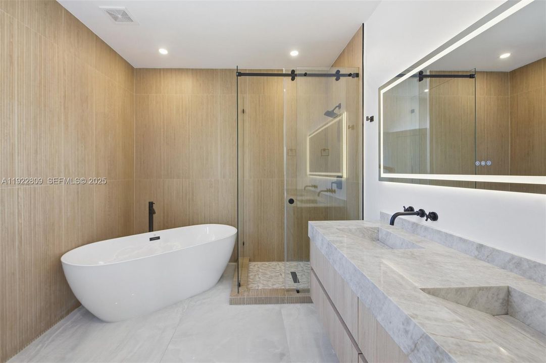 For Rent: $6,500 (3 beds, 2 baths, 2564 Square Feet)