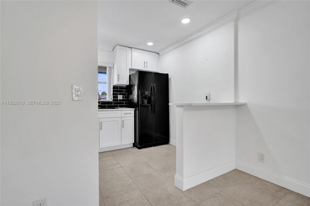 For Sale: $99,900 (1 beds, 1 baths, 662 Square Feet)