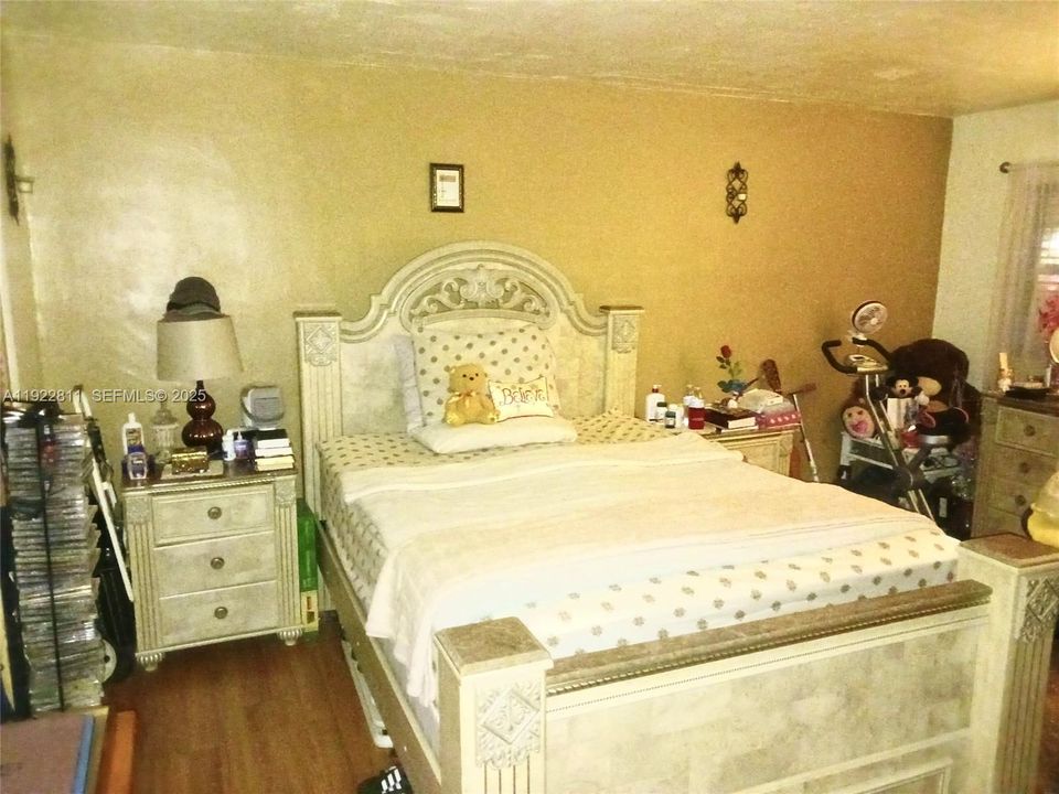 На продажу: $173,000 (1 спален, 1 ванн, 991 Квадратных фут)