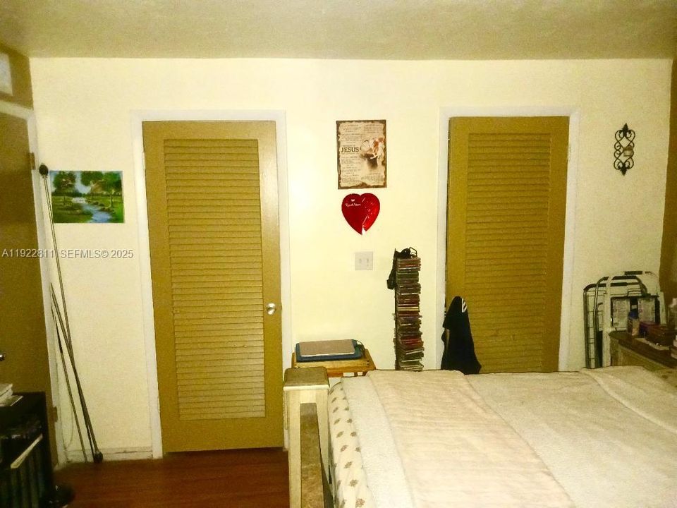 На продажу: $173,000 (1 спален, 1 ванн, 991 Квадратных фут)