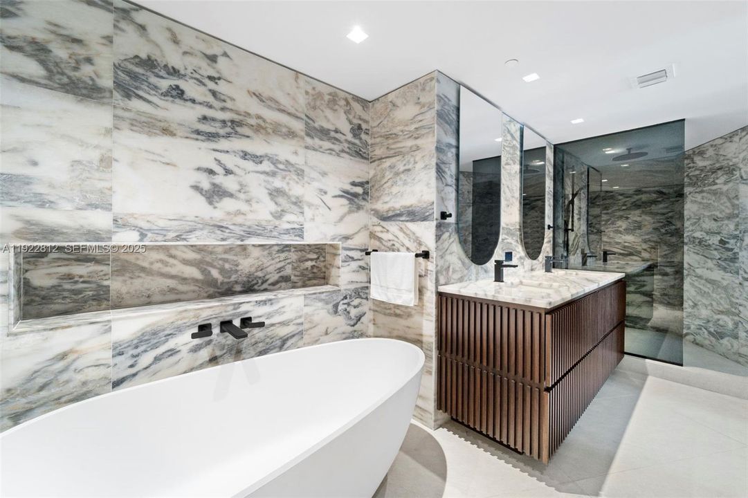 For Sale: $3,000,000 (2 beds, 3 baths, 2310 Square Feet)