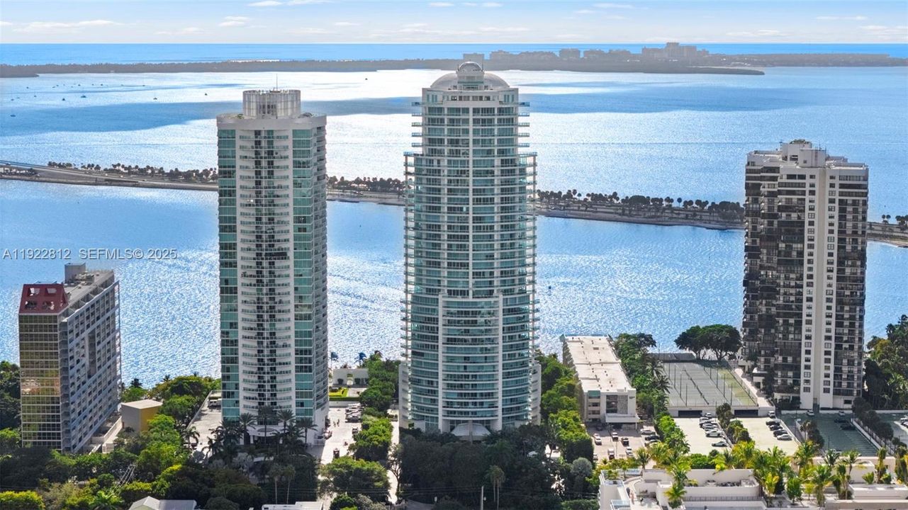 For Sale: $3,000,000 (2 beds, 3 baths, 2310 Square Feet)