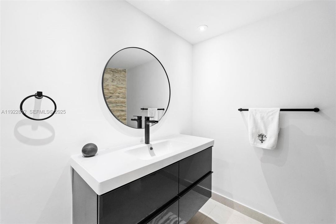 For Sale: $3,000,000 (2 beds, 3 baths, 2310 Square Feet)