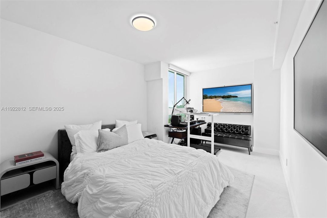 For Sale: $3,000,000 (2 beds, 3 baths, 2310 Square Feet)